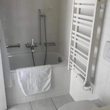 Hyper Centre Crans - Appartement 3 Rooms With 3 Private Bathrooms - 150Sqm 克莱恩 蒙塔纳